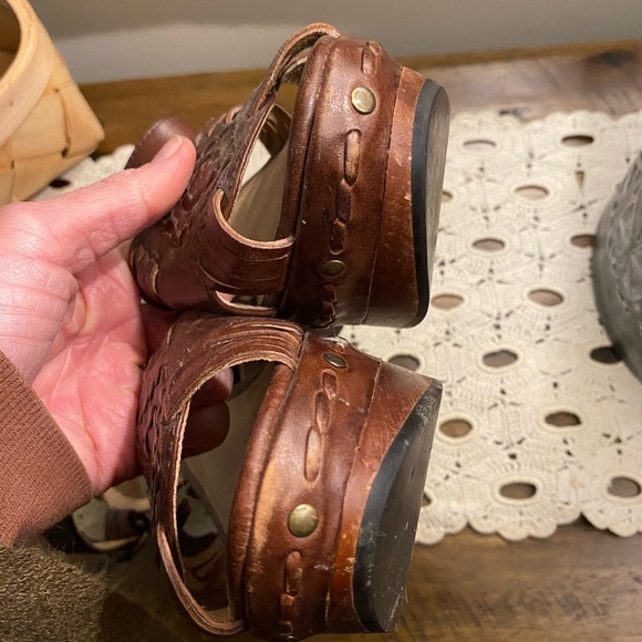 Frye platform sandals 8.5 - Picture 3 of 5